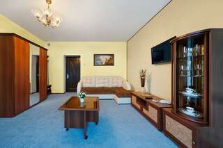 Гостиница Украина Воронеж Suite – двухкомнатный номер состоящий из спальни и гостиной-3